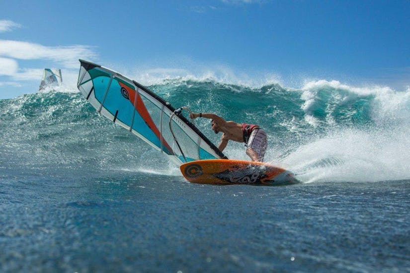 windsurfing-for-teens-and-adults-advanced-1-cbcm-fuerteventura-hero