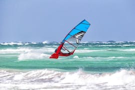 Windsurflessen in Saint-Cyprien vanaf 12 jaar met CBCM France.