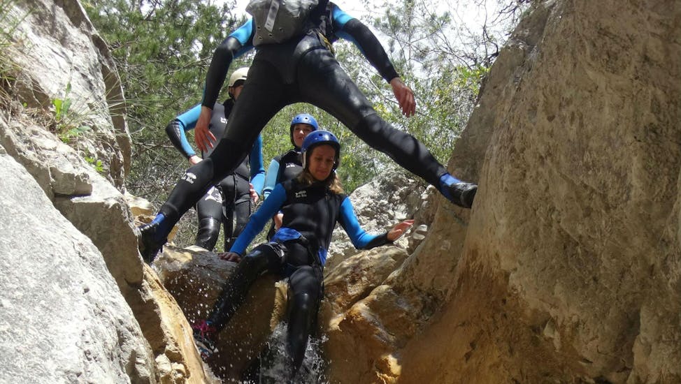 canyoning-for-families-rayaup-raft-session-hero