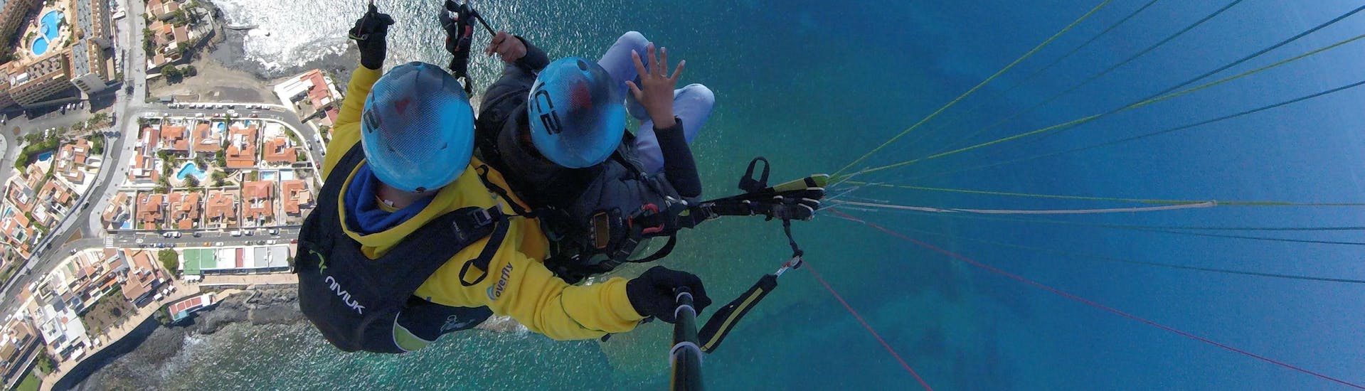 Tandem Paragliding in Tenerife - Acrobatic.