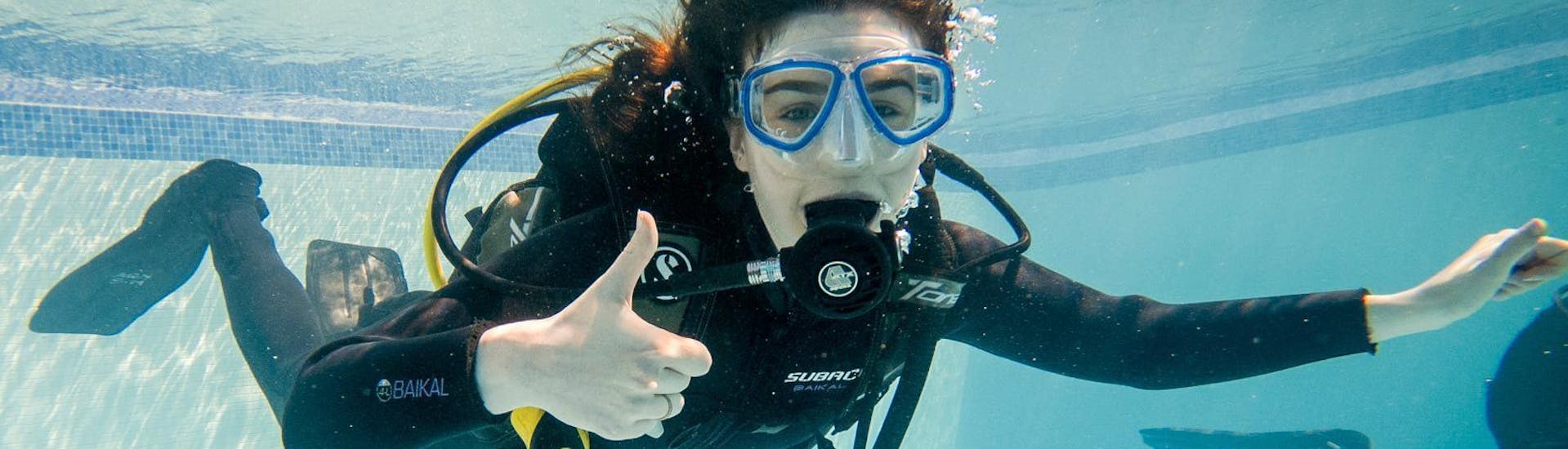 scuba-diving-course-for-beginners-padi-scuba-diver-aqua-marine-diving-tenerife-hero