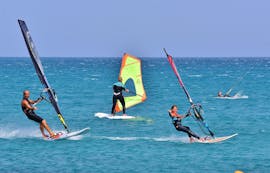 Lezioni di windsurf a Costa Calma da 9 anni.