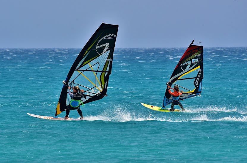 Lezioni private di windsurf a Costa Calma da 9 anni.