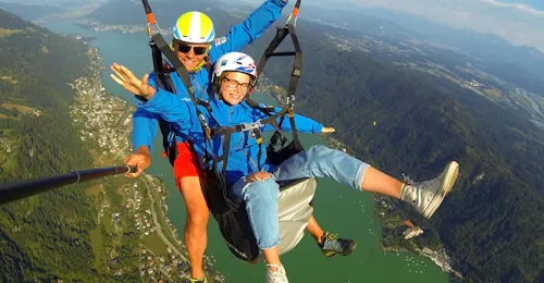 Vol en parapente acrobatique à Villach (dès 5 ans) - Gerlitzen Alpe avec Flug-Taxi fun & fly Kärnten Vol en parapente acrobatique à Villach (dès 5 ans) - Gerlitzen Alpe avec Flug-Taxi fun & fly Kärnten.