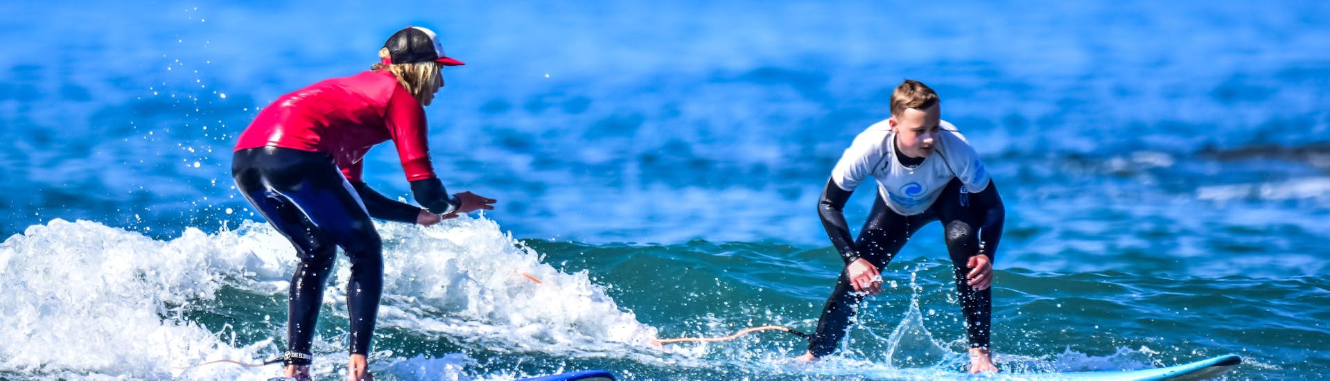 Surflessen vanaf 10 jaar voor beginners.