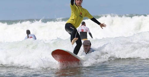 Lezioni private di surf a Anglet da 7 anni per tutti i livelli con Surf School Gliss'Experience Anglet Lezioni private di surf a Anglet da 7 anni per tutti i livelli con Surf School Gliss'Experience Anglet.