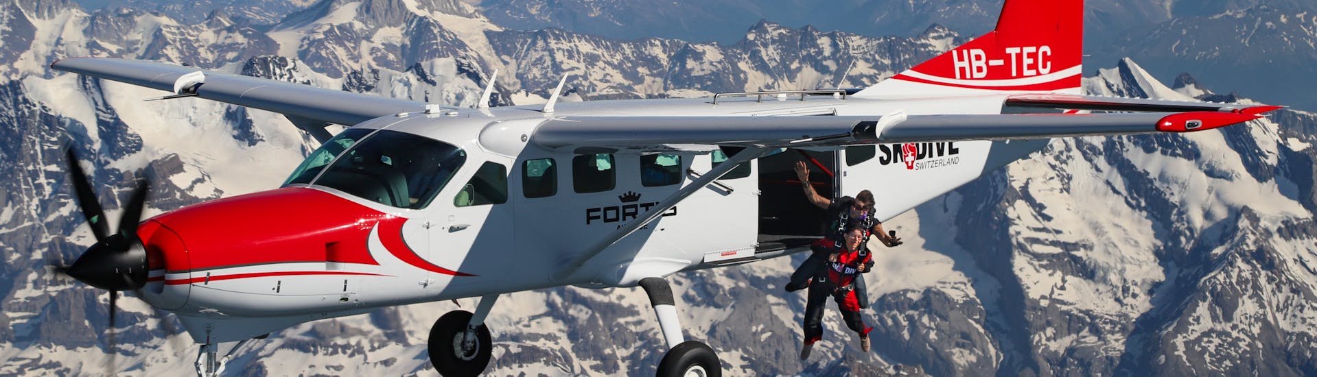 Das Flugzeug, das wir während des Tandem Fallschirmsprung in Interlaken in der Schweiz (4000m) mit Skydive Switzerland benutzen werden.
