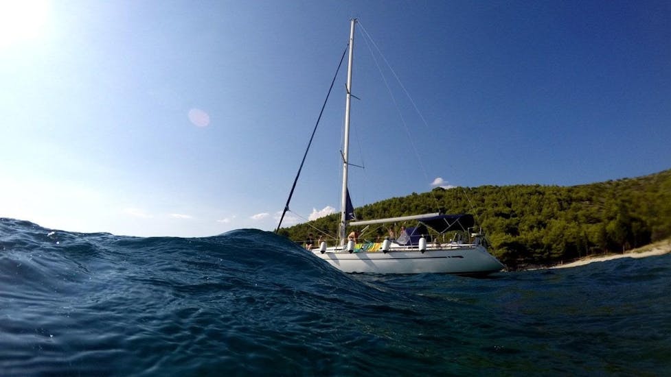 Escursione privata in barca a vela da Tisno (12 pax) - Kaprije.