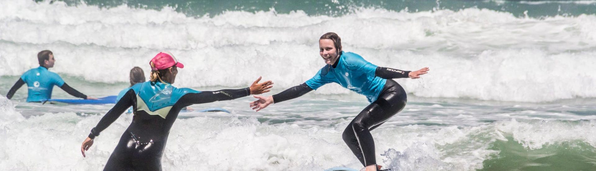 Lezioni private di surf a Sagres da 12 anni per tutti i livelli.