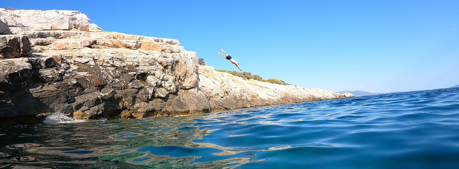 Boat Tour with Snorkeling and Cliff Jumping near Athens Kanelakis