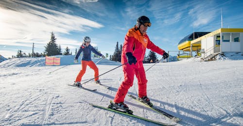 Clases de esquí para adultos a partir de 13 años para debutantes con Ski School Tritscher Schladming Clases de esquí para adultos a partir de 13 años para debutantes con Ski School Tritscher Schladming.