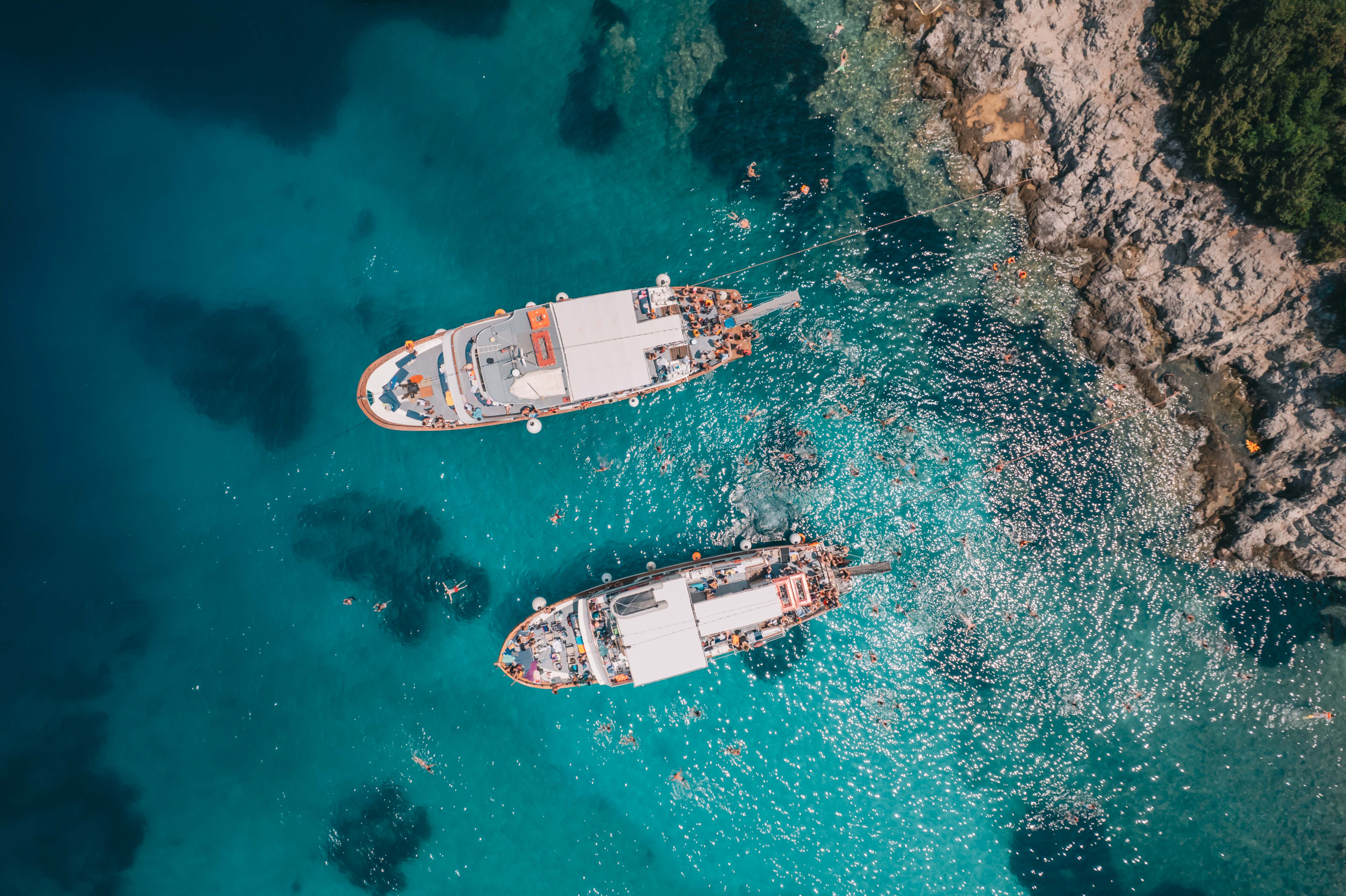 Balade en bateau vers le Blue Lagoon depuis Lefkimmi avec Corfu Cruises.