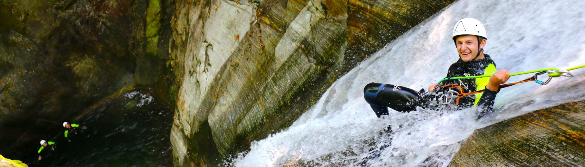 Canyoning Basic a Corippo in Ticino.