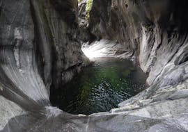 Canyoning in Val Grande in Valle Maggia, Ticino con Purelements Ticino