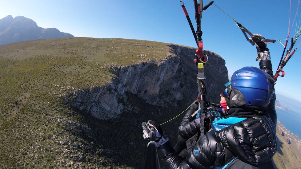 Photo taken by the instructor during the Tandem Paragliding in Altavilla Milicia (Palermo) - Classic.