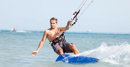 Lezioni Private Kitesurf per Ragazzi e Adulti - Avanzato con Flisvos Kite Centre Naxos Lezioni Private Kitesurf per Ragazzi e Adulti - Avanzato con Flisvos Kite Centre Naxos.