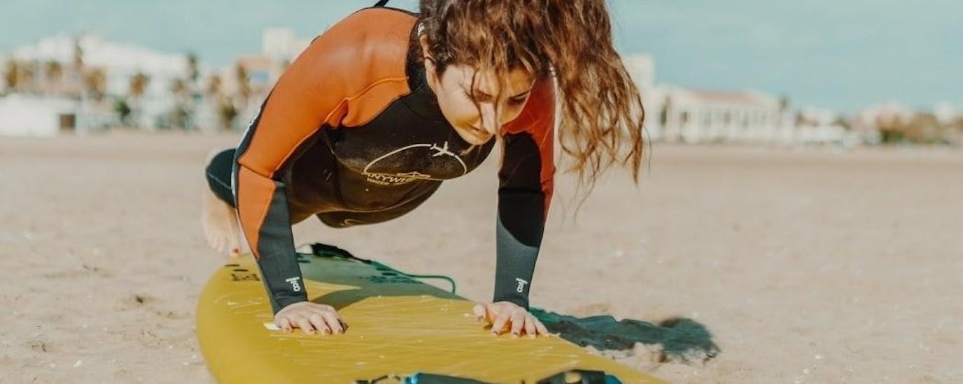 private-surfing-lessons-in-valencia---all-levels-hero-1