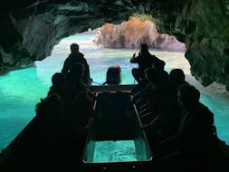 Panorama de la belle nature visible lors d'une excursion en bateau vers les Berlengas et les grottes avec visite guidée avec Feeling Berlanga.