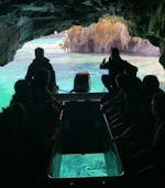 Panorama of the beautiful nature visible during a boat trip to the Berlengas and caves with guided tour with Feeling Berlanga.