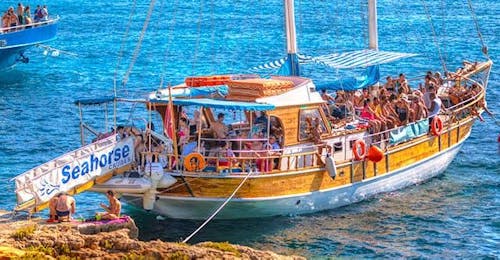Excursion en bateau de Bugibba à Comino, y compris le Lagon Bleu, avec Seahorse Cruises Malta. Notre bateau lors d'une excursion en bateau de Bugibba à Comino en passant par le Blue Lagoon avec Seahorse Cruises Malta.