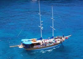 Segeltörn von Bugibba nach Gozo & Comino mit Seahorse Cruises Malta. Boot auf dem Segeltrip von Bugibba nach Gozo und Comino organisiert von Seahorse Cruises Malta.