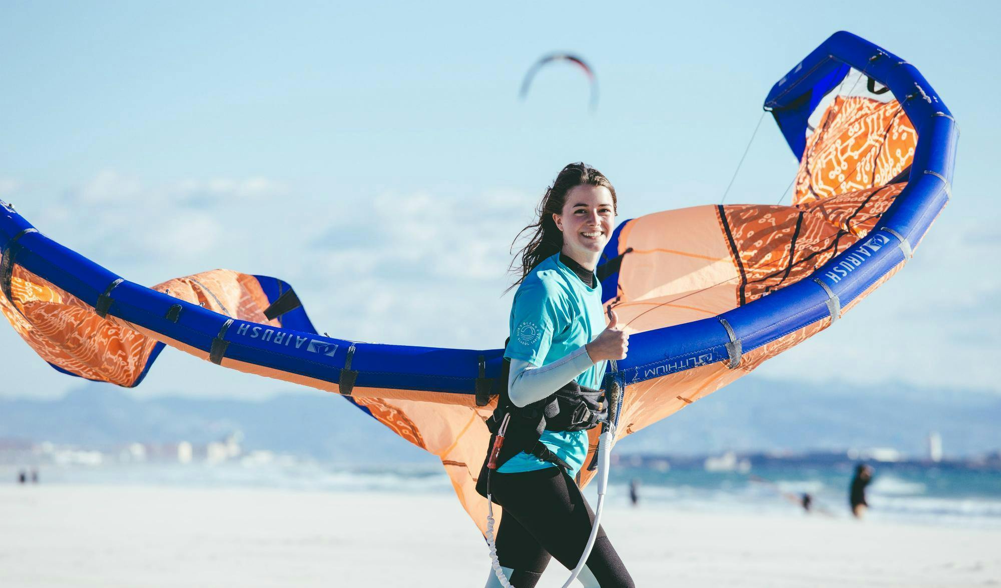 Curso de Kitesurf para Adultos - Todos los Niveles con Ocean Kite School Tarifa.