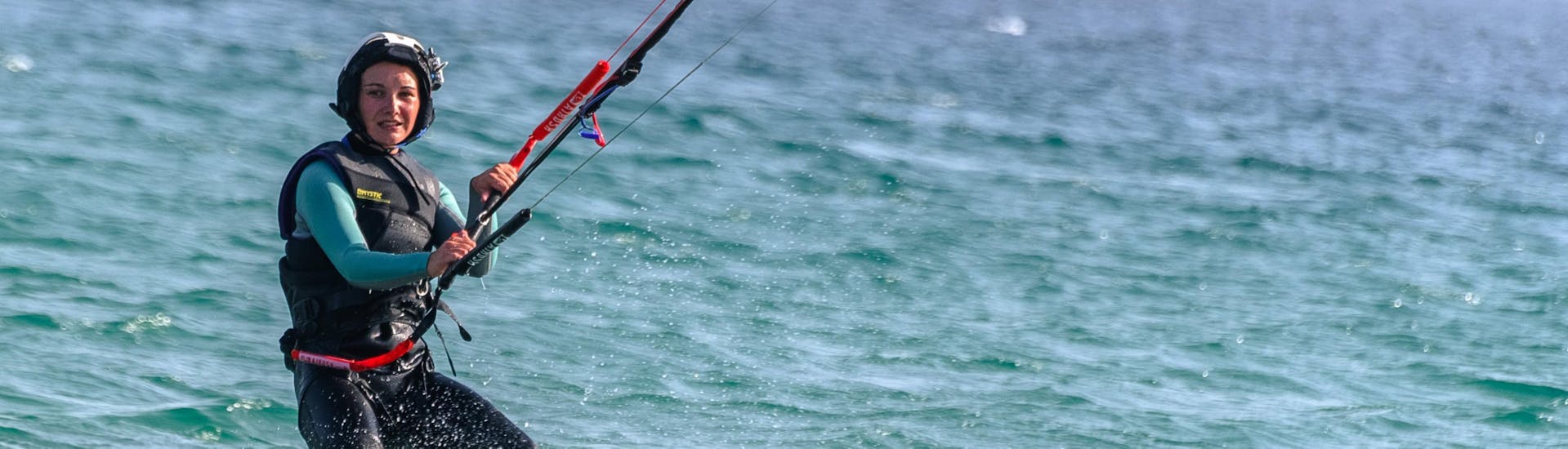 Lezioni di kitesurf a Tarifa da 8 anni.