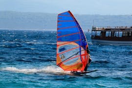 Lezioni private di windsurf a Borak Beach da 5 anni con Big Blue Sport Bol.