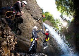 Canyoning für Fortgeschrittene im Allgäu mit dem Outdoorzentrum Allgäu. Sprungvorbereitung beim fortgeschrittenen Canyoning im Allgäu mit dem Outdoorzentrum Allgäu.