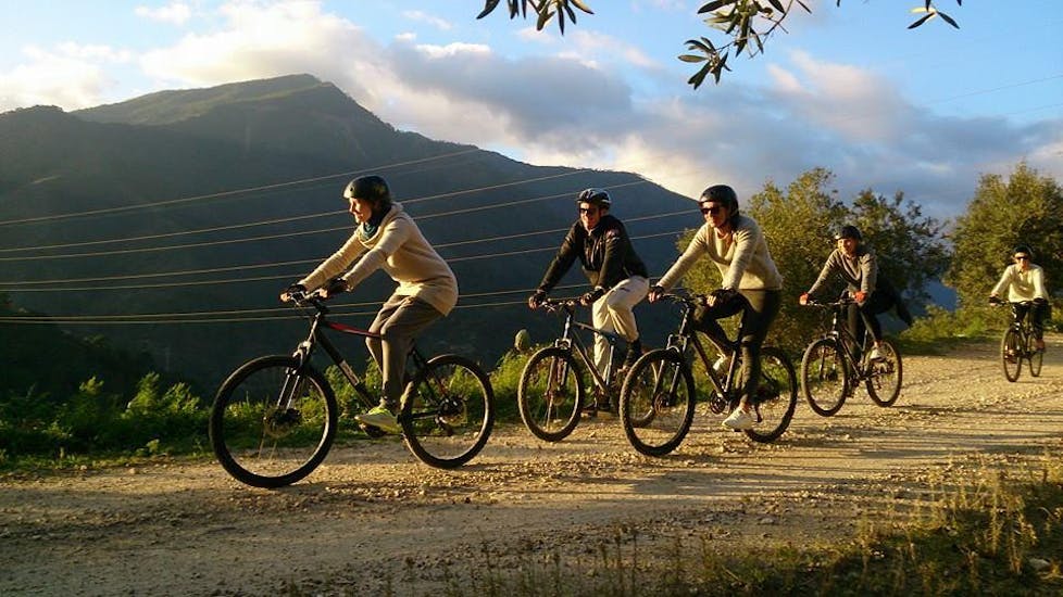 Escursione in mountain bike a Puerto Banús per principianti - Sierra de las Nieves.