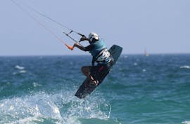 Privéles kitesurfen in Tarifa vanaf 11 jaar met Surfer Tarifa.