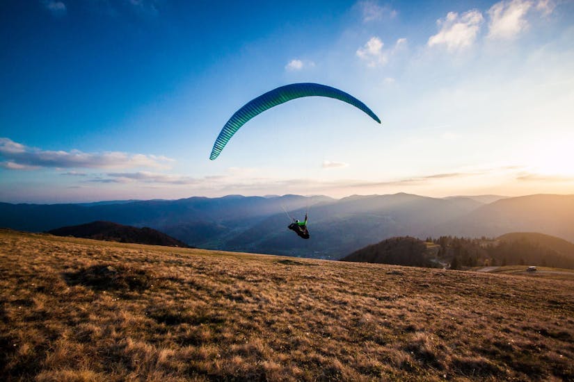 Volo acrobatico in parapendio biposto a Bach - Tiroler Lech Nature Park.