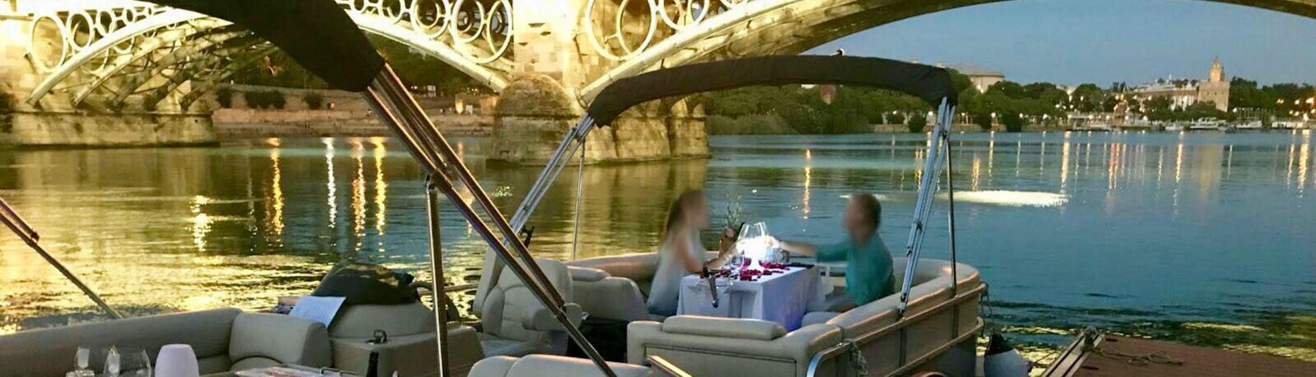 Private Sightseeing Boat Trip with Dinner in Seville.