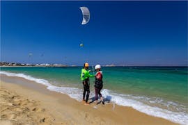 Cours privé de kitesurf à Mikri Vigla (dès 14 ans) avec Naxos Kitelife.