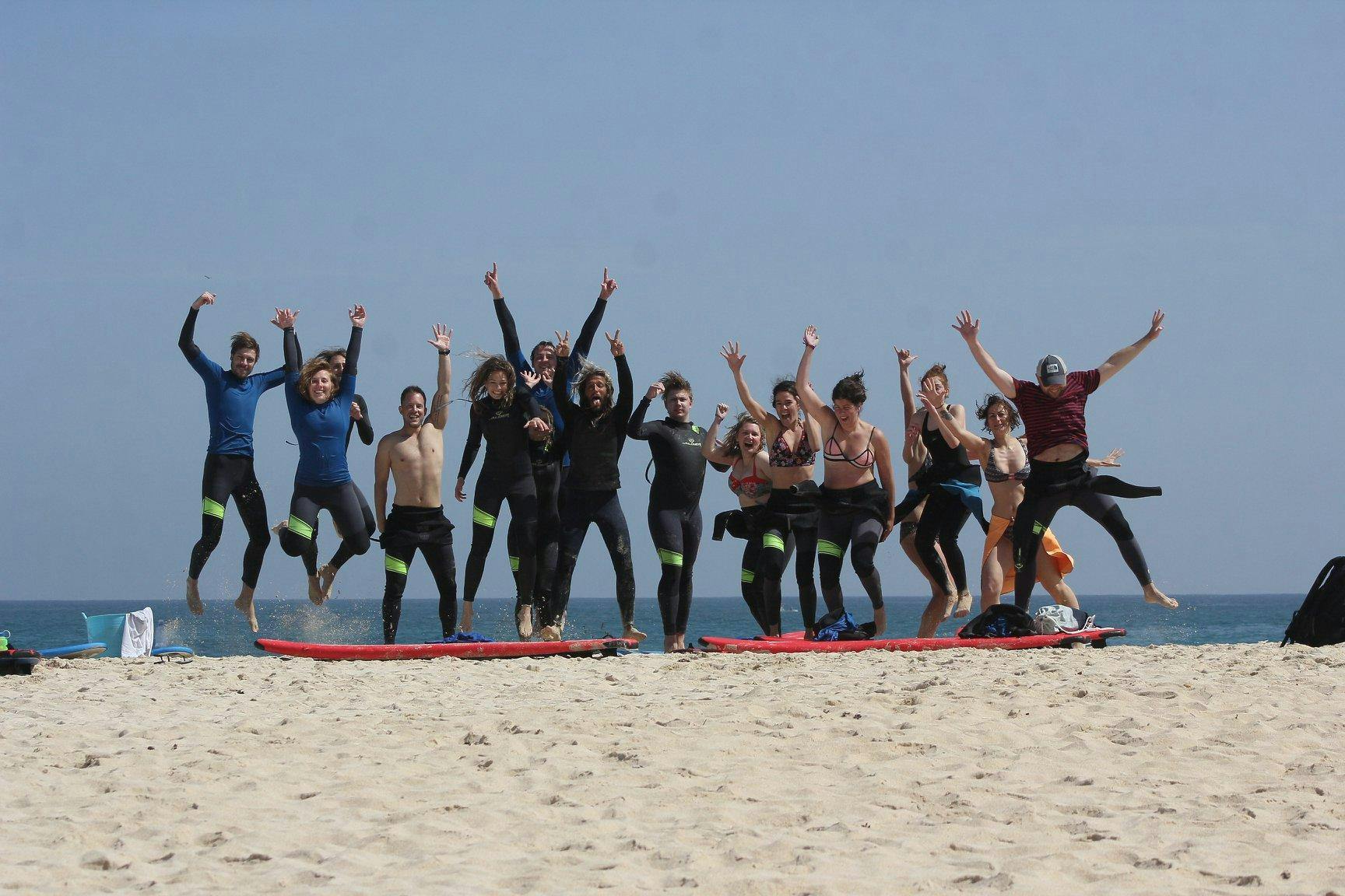 Surflessen vanaf 6 jaar voor alle niveaus.