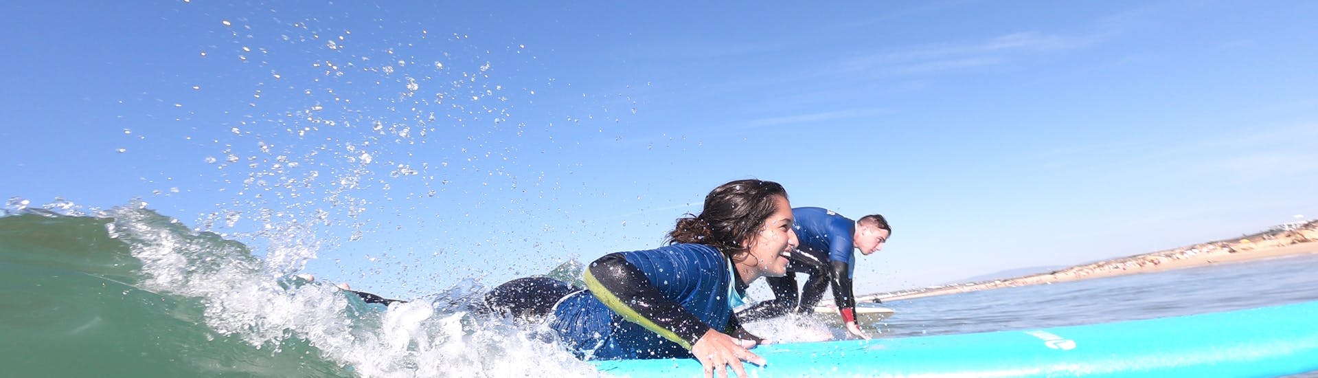 Lezioni di surf a Albufeira da 10 anni per tutti i livelli.