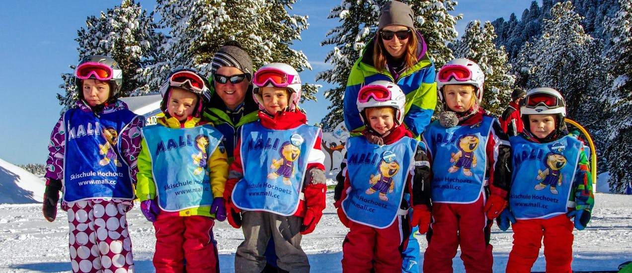 Lezioni di sci per bambini (3-13 anni) per tutti i ilivelli.