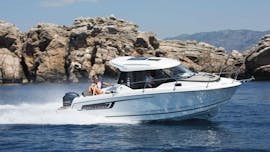 People enjoying the Private Boat Trip to Brač and the Pakleni Islands with Sumartin Rent.