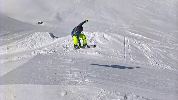 Snowboarding Lessons (from 8 y.) for Advanced Boarders