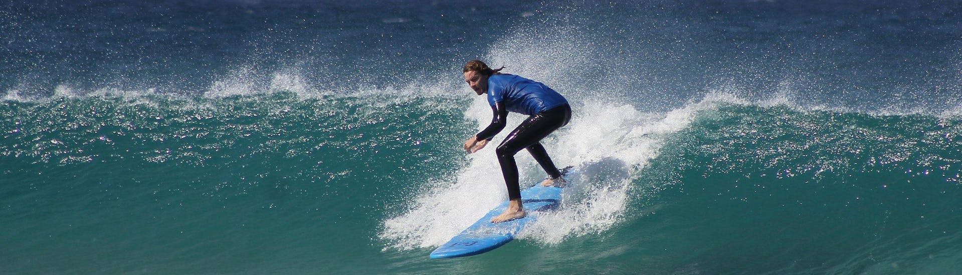 Lezioni di surf da 6 anni per surfisti avanzati.