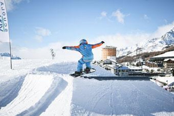 Kids Snowboarding Lessons (until 13 y.) for Snowboarders with Experience