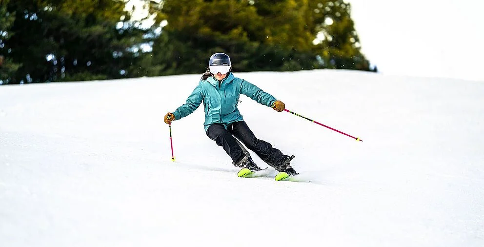 Lezioni di sci per ragazzi (12-15 anni) per tutti i livelli - mezza giornata.
