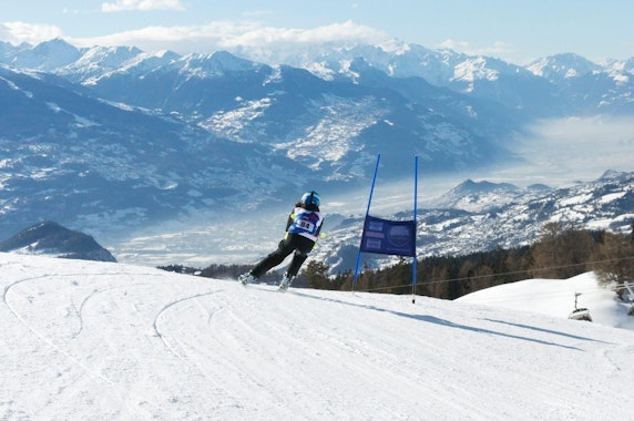 Kids Ski Lessons (10-17 y.) - Racing FWT Club - Max 5 - Crans