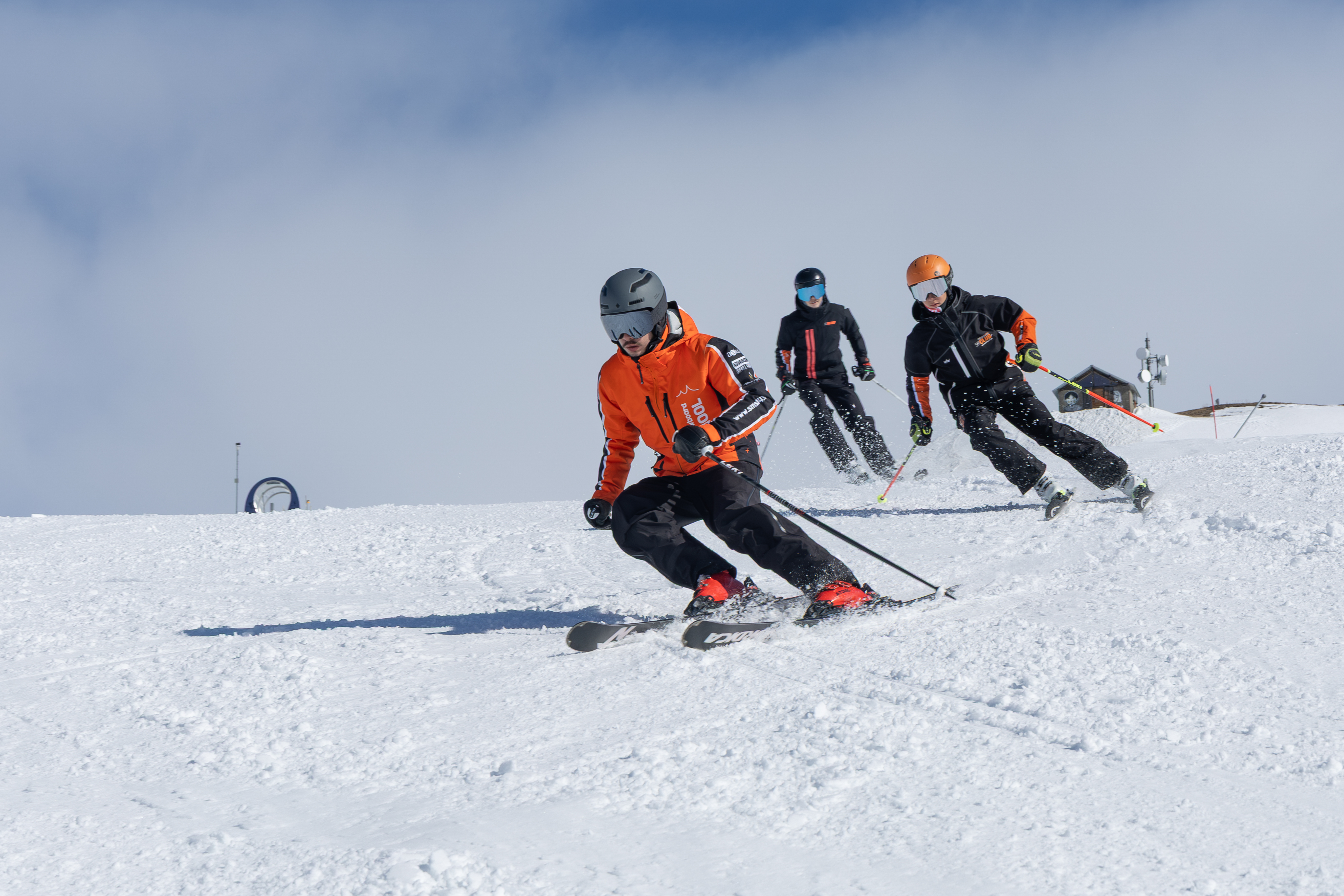Teen Ski Lessons (12-15 y.) for Skiers with Experience - Max 5 - Crans.