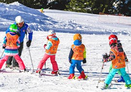 Lezioni di sci per bambini (4-5 anni) per principianti con Scuola Sci e Snowboard Alpe di Pampeago
