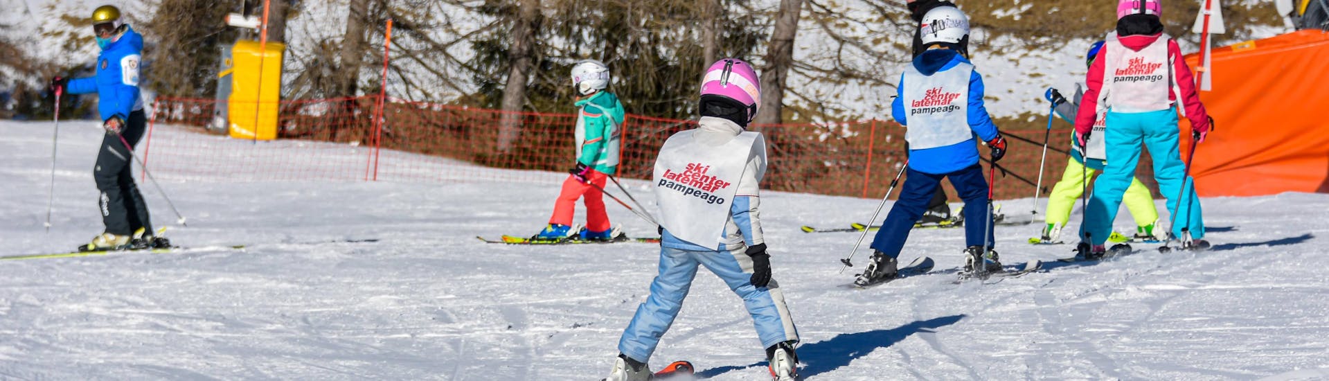 Clases de esquí para niños.