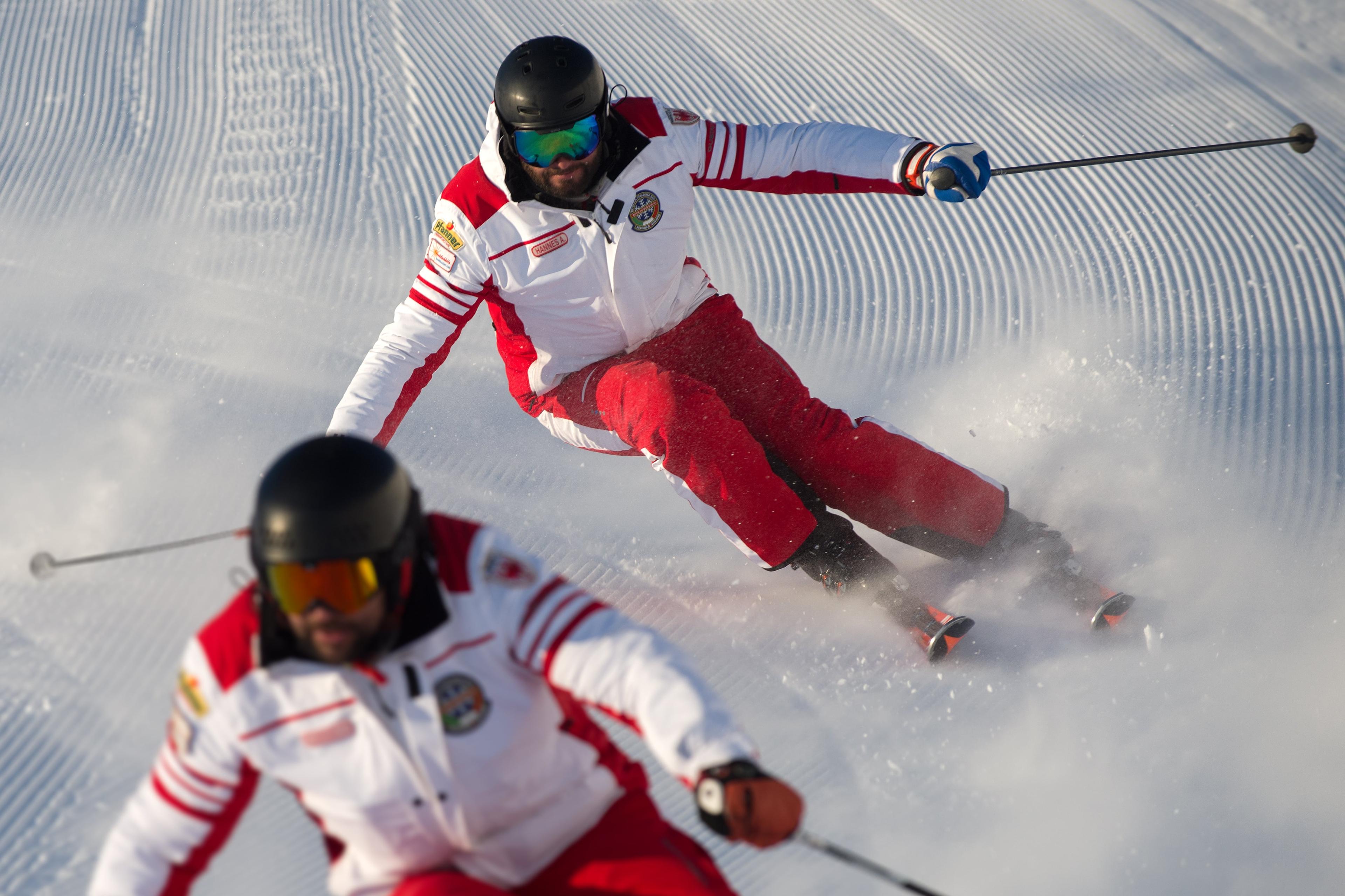 Lezioni di sci per adulti per avanzati con Scuola di Sci Speikboden Val di Tures.