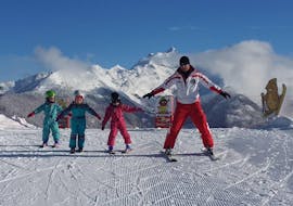 Kids with ski instructor at Speikboden - Campo Tures (Sand in Taufers) during a Private Ski Lessons for Kids of All Levels.