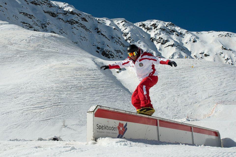 Cours particulier de snowboard dès 4 ans pour Tous niveaux avec Ski School Speikboden Ahrntal.