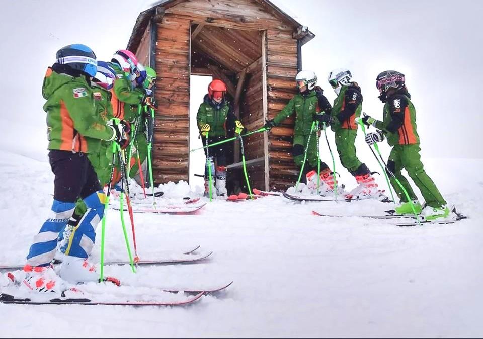 Cours de ski Enfants (3-15 ans) - Skieurs expérimentés - Noël avec Liberi Tutti Ski School.